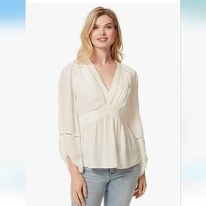 Jessica Simpson Flowy White V Neck Top, Small